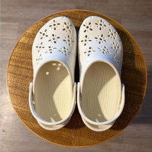 CROCS White Floral Cutout Clog Sandals